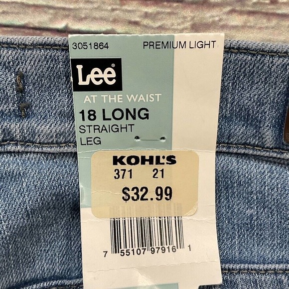 Lee Womens Jeans size 18 Tall Long x34"inseam Medium Wash Denim Relaxed Straight - Picture 9 of 12